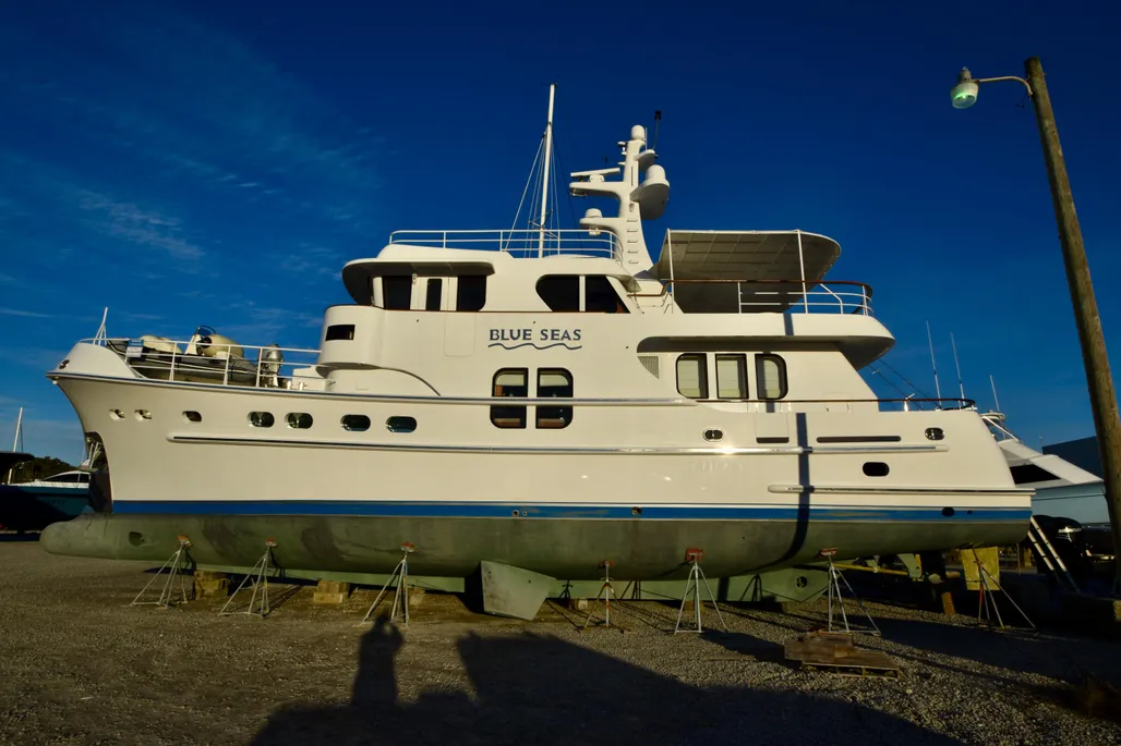 2006 Farmont 70 Expedition Yacht | 70ft