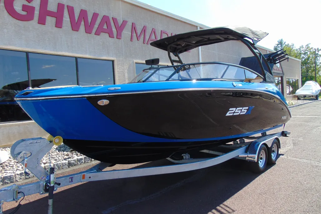 2026-yamaha-boats-255xd-power-9943067-20250911133947546-2 Yamaha T-1.8L Super V