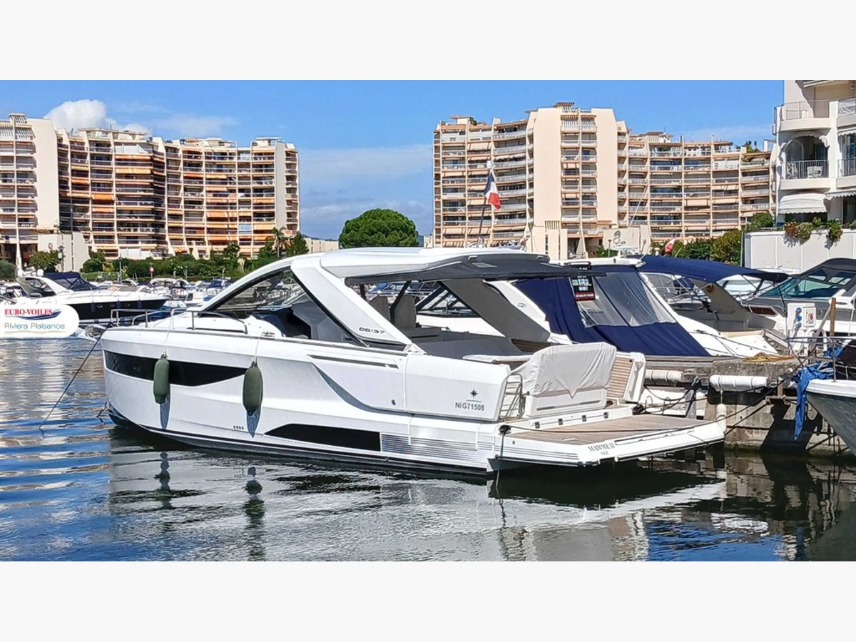 jeanneau-db-37 JEANNEAU DB 37