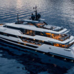 Custom Line Saetta 140'