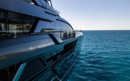 Cqk0v 4 riva bellissima 130 yacht a vendre for sale abys yachting 800x500
