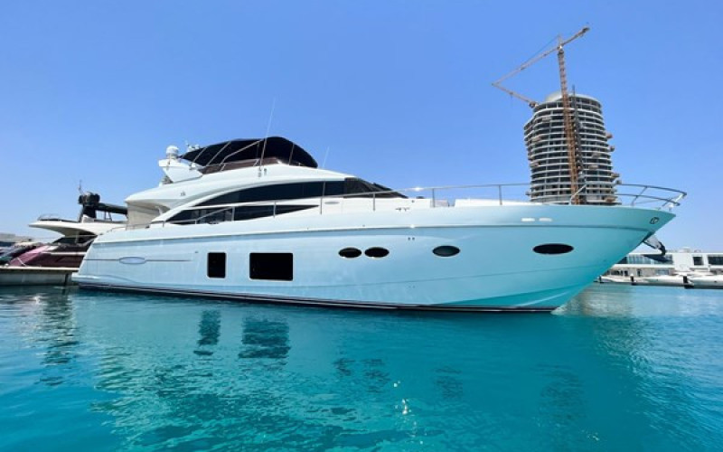 medium-4699958_800x500 PRINCESS YACHTS IBIZA - Afbeelding 1