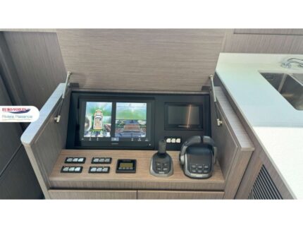 Prestige yacht m8 (4)