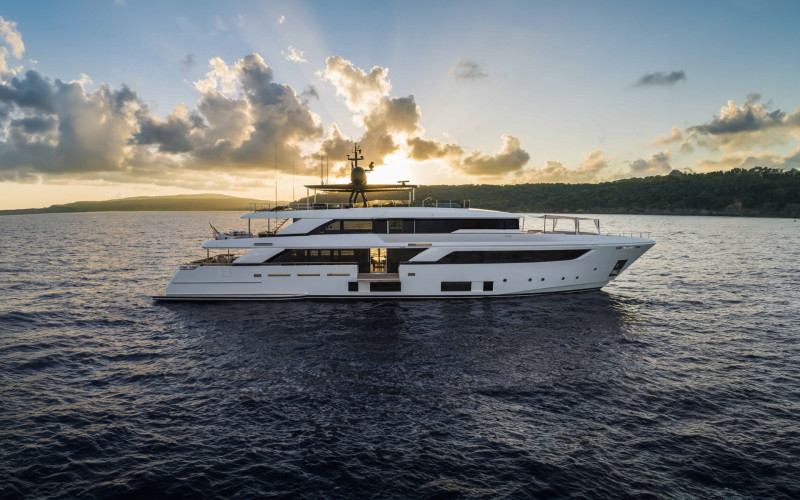 q9pyd-customline-navetta42new-cruising-abys-yachting-header_800x500 Custom Line Navetta 42 - Afbeelding 1